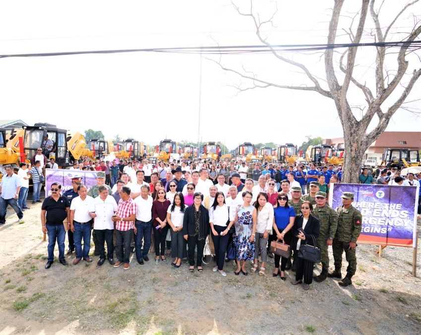 Governor Manuel N. Mamba turned over the Road Graders to the Mayors of the Province of Cagayan on March 2, 2020 at Capitol Grounds, Peñablanca, Cagayan. The activity was also witnessed by DILG Provincial Director Ruperto B. Maribbay,Jr.,CESO V and representatives from AFP and PNP.