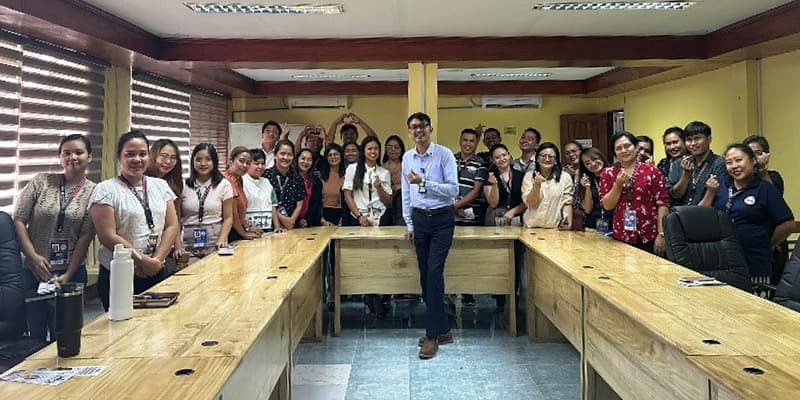 DILG R2 during the photo-ops as the financial literacy program reached its conclusion.